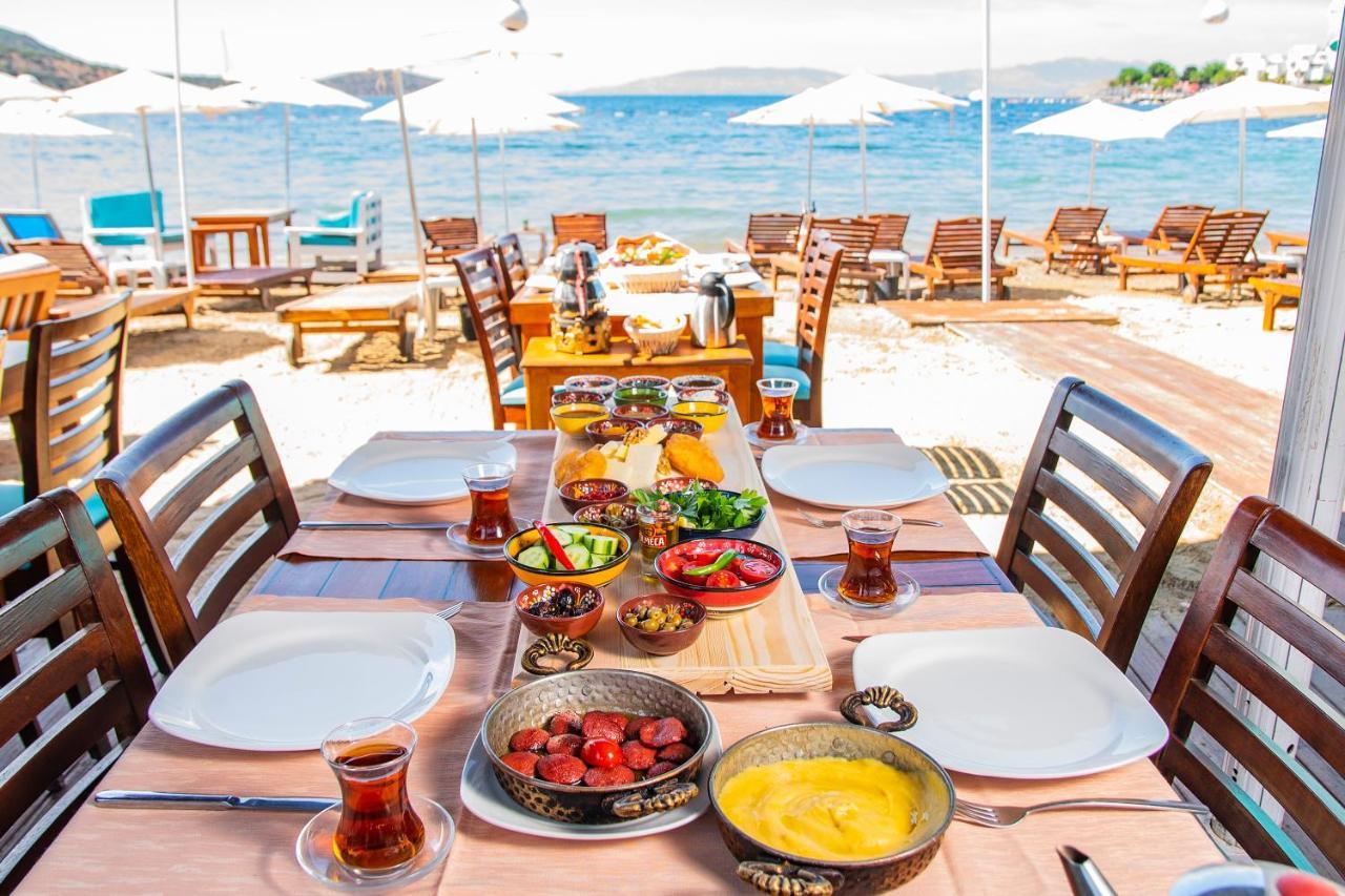 Blue Bay Beach Hotel (Adults Only) Битез Экстерьер фото
